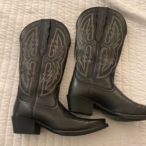 Black ariat boots